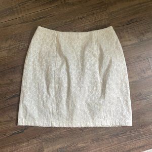 Beautiful Vintage EXPRESS White Cream Lace Detailed Mini Skirt